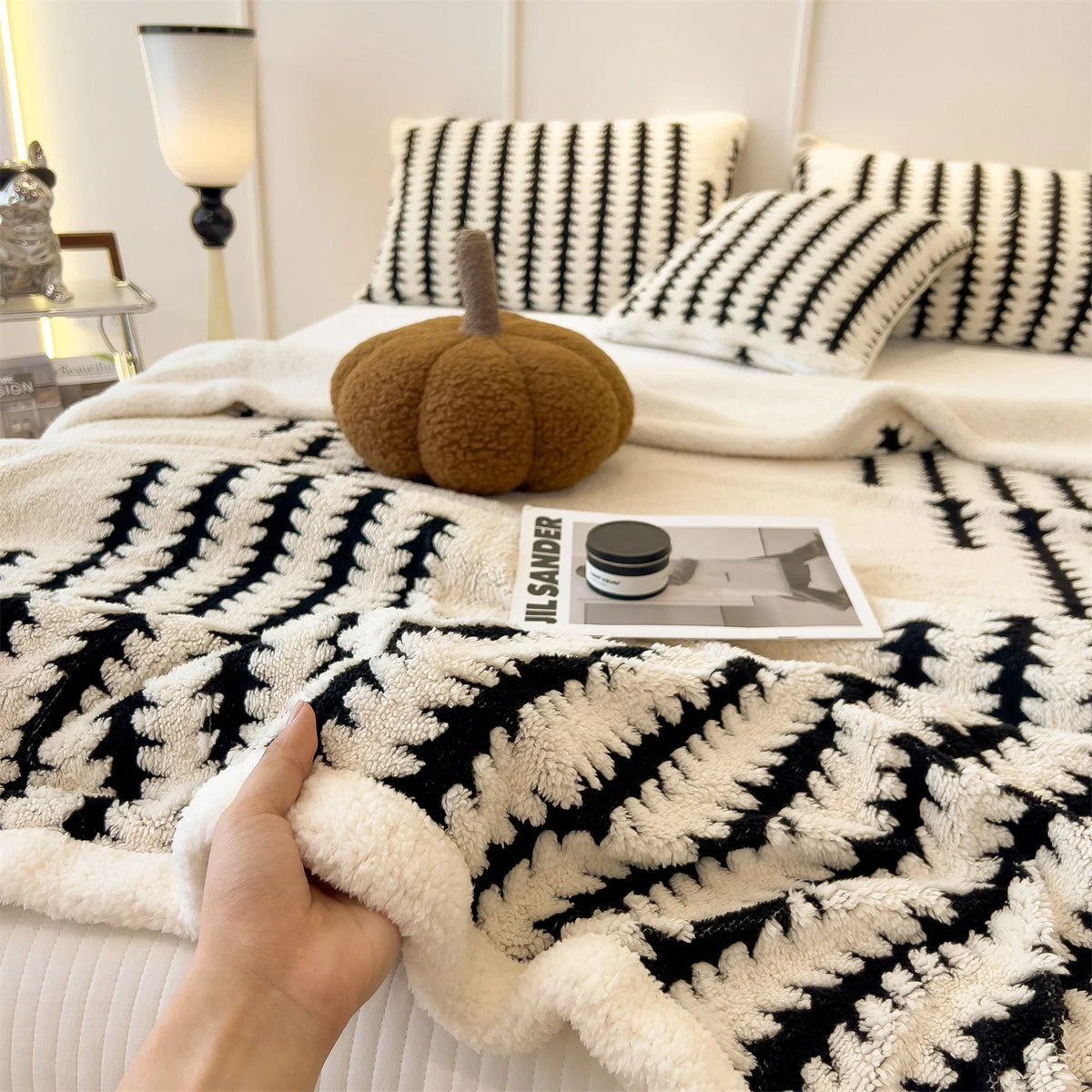 Reversible Sherpa Fleece Throw Blanket – Plush, Warm & Machine Washable